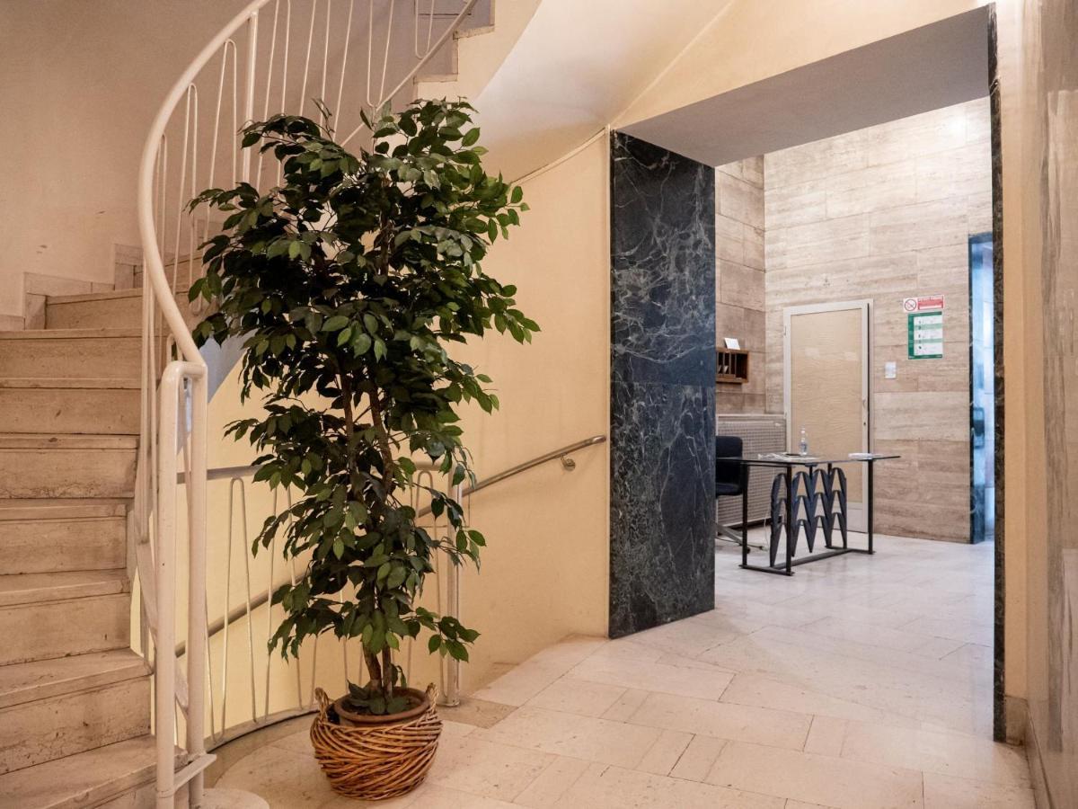 The Best Rent - Modern Duomo Apartment Milan Exterior photo